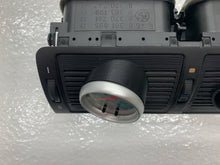 Load image into Gallery viewer, CENTER Vent Gauge Pod